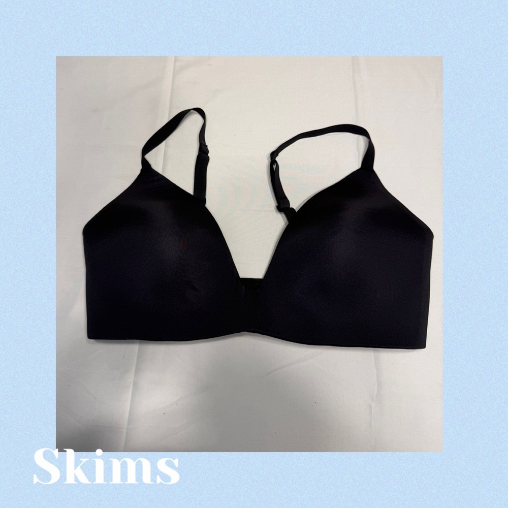 SKIMS Black Smooth Molded T-Shirt Bra